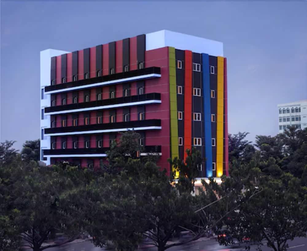 Amaris Hotel Senen Jakarta Exterior foto