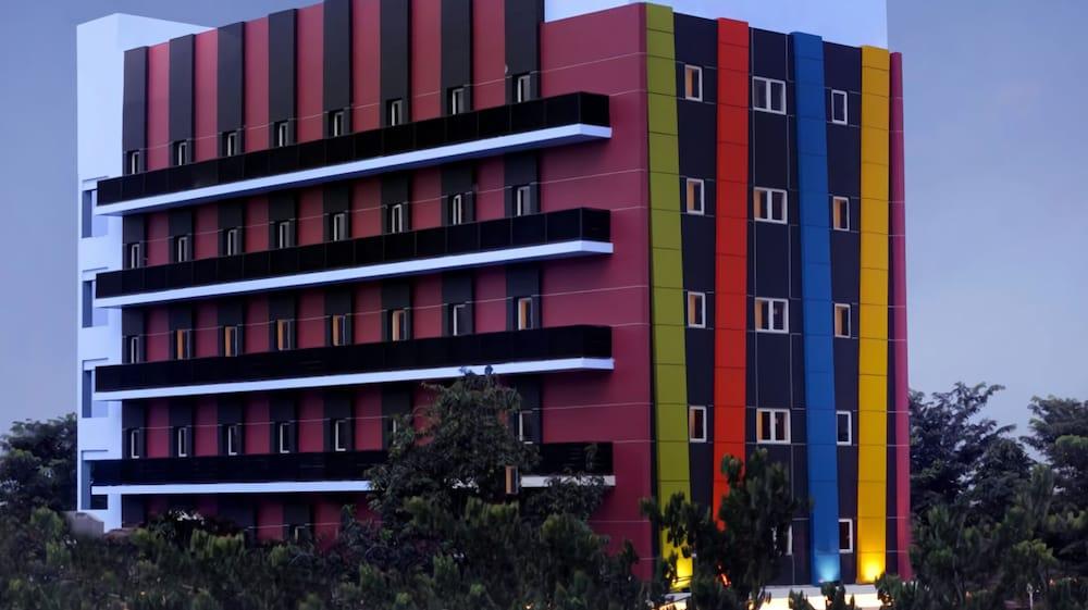 Amaris Hotel Senen Jakarta Exterior foto
