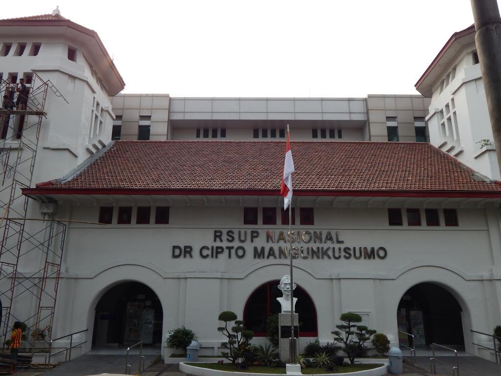 Amaris Hotel Senen Jakarta Exterior foto