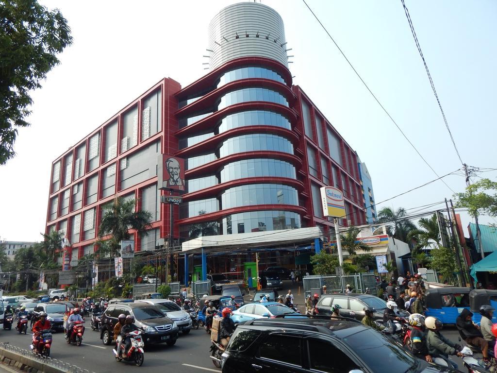 Amaris Hotel Senen Jakarta Exterior foto