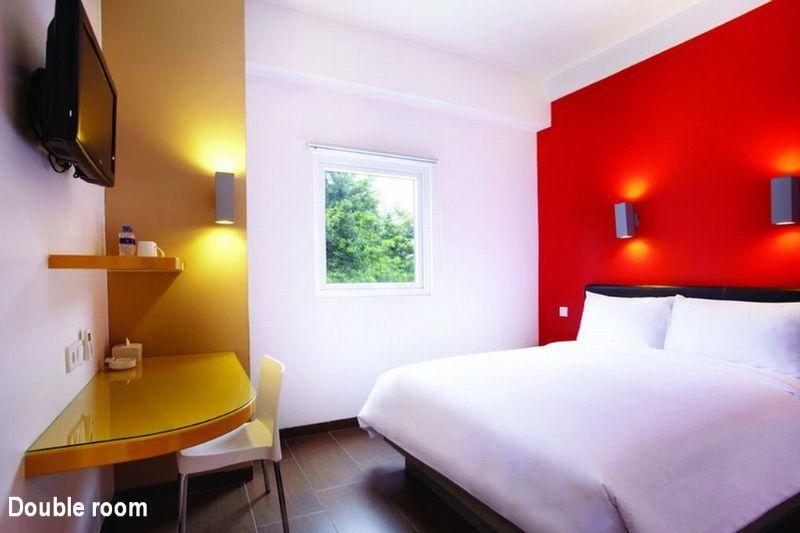 Amaris Hotel Senen Jakarta Exterior foto