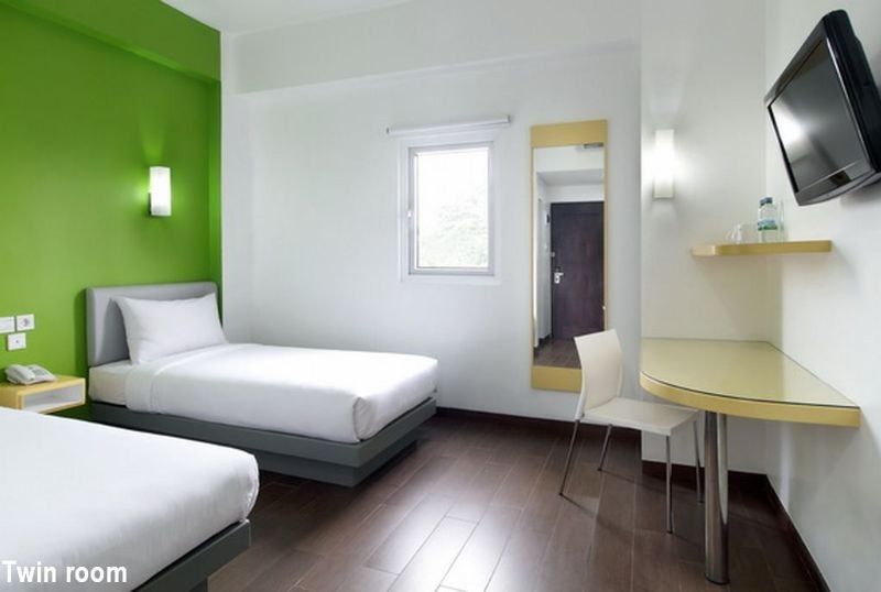 Amaris Hotel Senen Jakarta Exterior foto