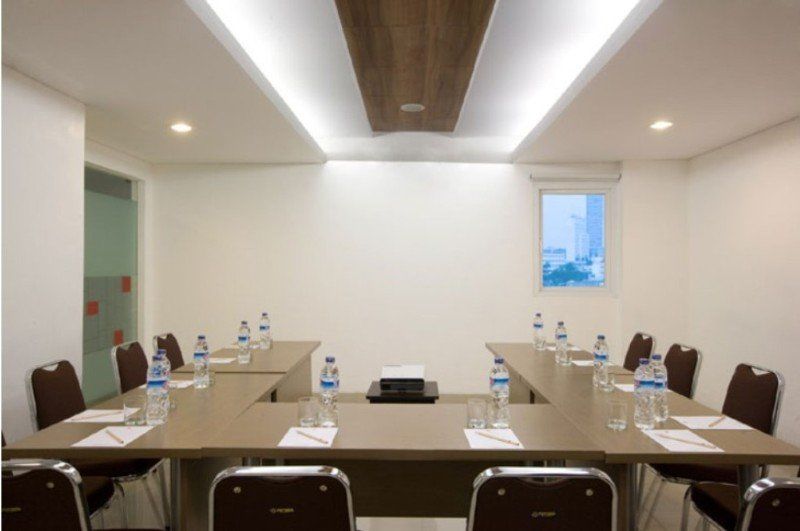 Amaris Hotel Senen Jakarta Exterior foto